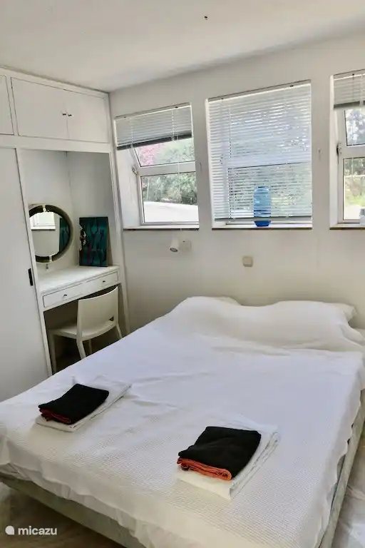 Option: ein zusätzliches Apartment mit eigenem Bad. Keine Klimaanlage verfügbar