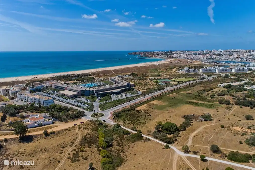 Nur wenige Gehminuten von der Villa entfernt befindet sich `Vila Gale, wo Sie das Spa und den Tennisplatz nutzen können (in der Hochsaison je nach Verfügbarkeit).