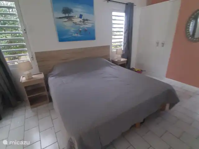 Seru Coral prachtige studio 2 pers huren in Curaçao, Banda Ariba (oost), Seru Coral - studio ruim bed 1.80m breed mogelijkheid om extra vouwbed te plaatsen voor 1 pers