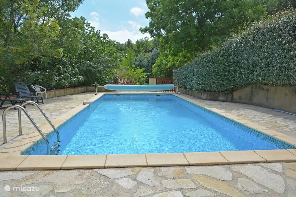 privater solarbeheizter Pool 10m x 4m 1,50 tief