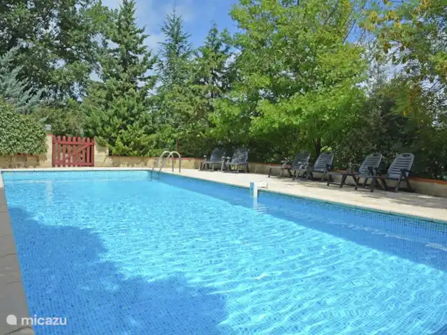 Mas Miquelet | France, Pyrénées-Orientales, Prunet-et-Belpuig - ferme piscine et transats