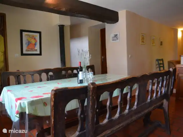 Mas Miquelet | France, Pyrénées-Orientales, Prunet-et-Belpuig - ferme table à manger salon rez de chaussée