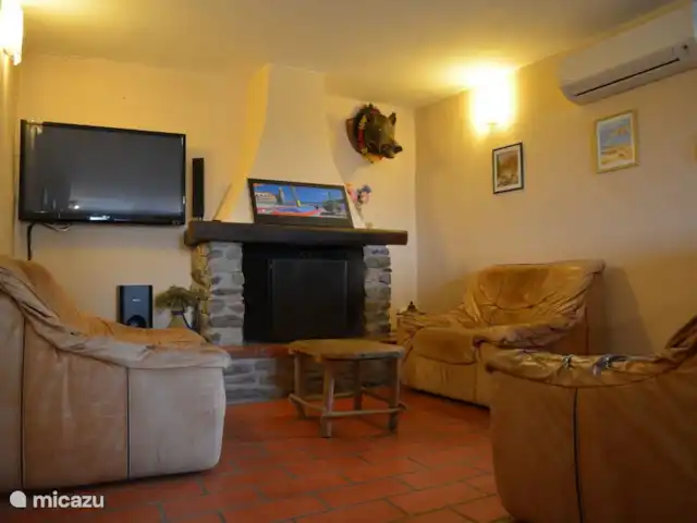 Mas Miquelet | France, Pyrénées-Orientales, Prunet-et-Belpuig - ferme coin salon salon rez-de-chaussée avec climatisation