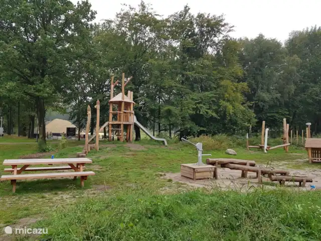 MemHill huren in Nederland, Drenthe, Exloo - bungalow Nieuwe beleefspeeltuin achter het hotel.