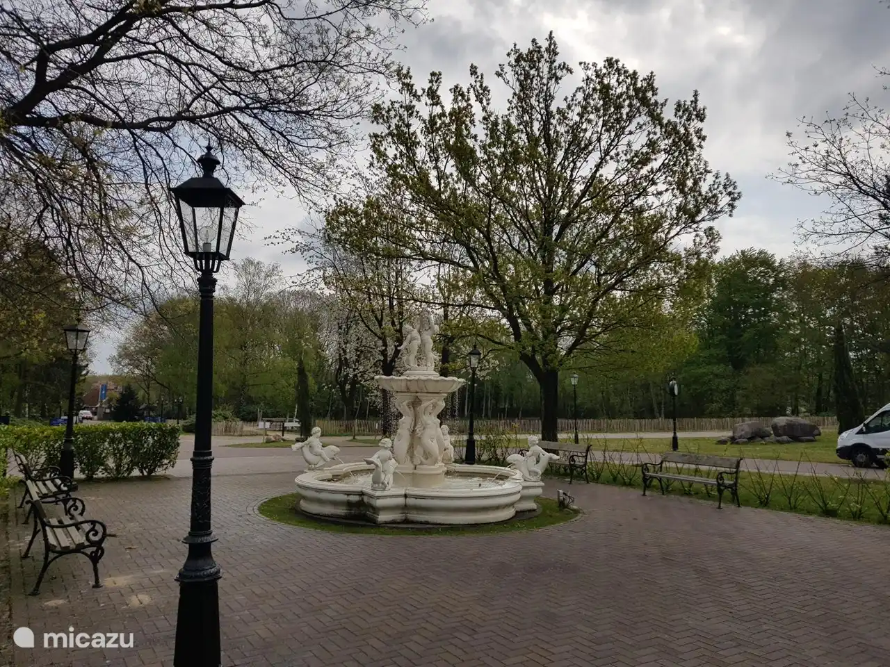 Breathe in the atmosphere of the estate at the Fletcher Hotel on the terrace at the front or back.