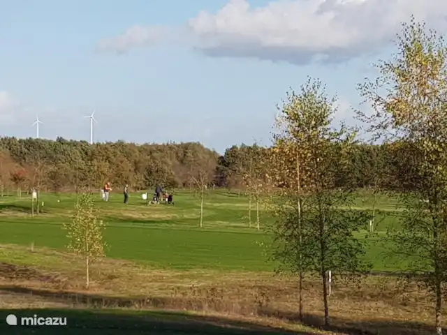 MemHill huren in Nederland, Drenthe, Exloo - bungalow Golfpark Exloo ligt vlakbij met een gezellige kantine met mooi uitzicht over de baan.