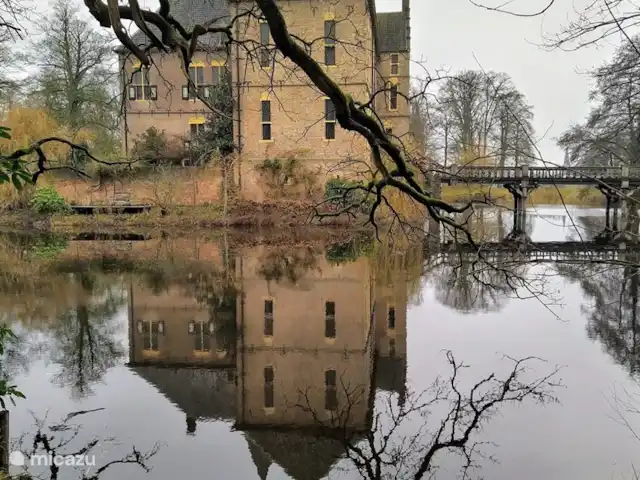El Wildenborch en Países Bajos, Güeldres, Vorden - chalet Castle Vorden con el hermoso foso
