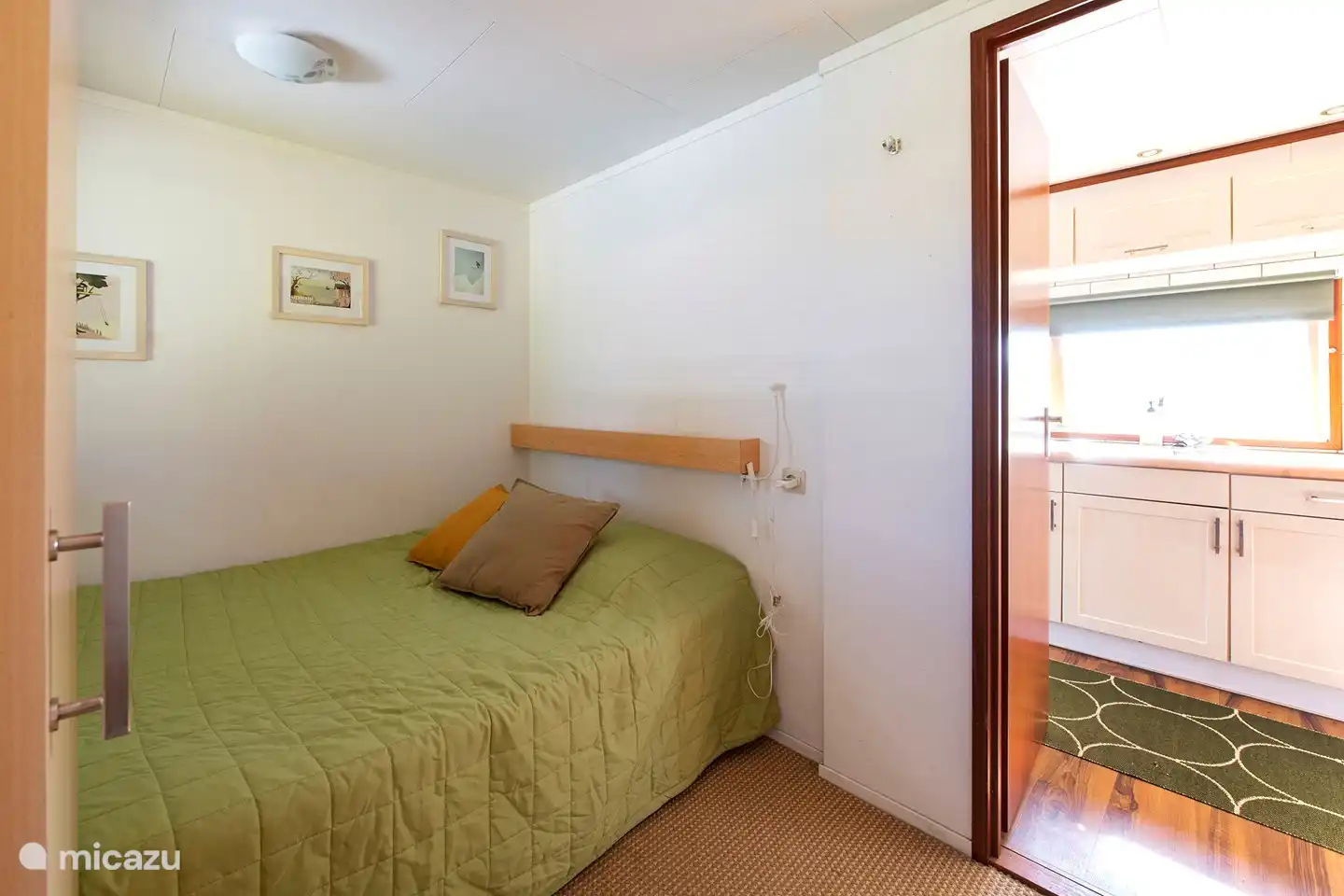 Dormitorio con cama 140x200