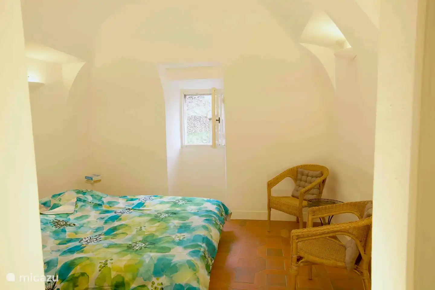 De aparte slaapkamer van de Abtswoning met twee een persoons bedden of twee persoons bed naar keuze. 