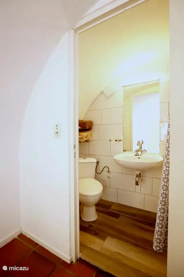 Alle Wäsche wird wöchentlich gewechselt. Wenn Sie unter der Woche neue Handtücher wünschen, ist dies natürlich möglich.