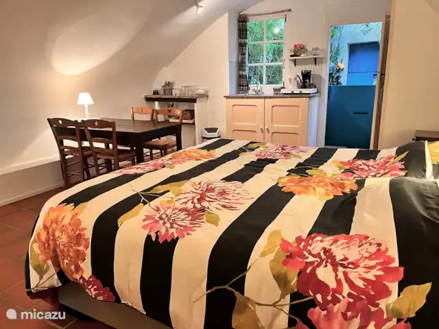 Location de Vacances France, Gard, Molières-sur-Cèze, appartement - Usine de mise en bouteille Les lits simples ou un lit double, au choix.