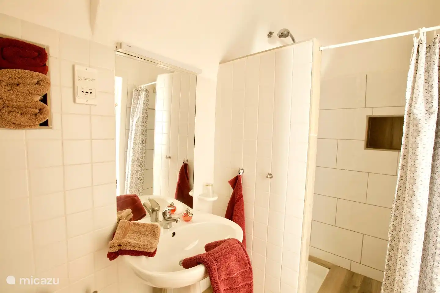 Jede Woche neue Handtücher, Waschlappen und Badematten. Oder öfter, wenn Sie wollen.