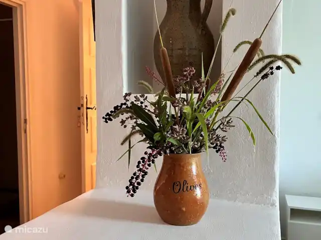 Location de Vacances France, Gard, Molières-sur-Cèze, appartement - Chapelle Chaque saison a ses fleurs.