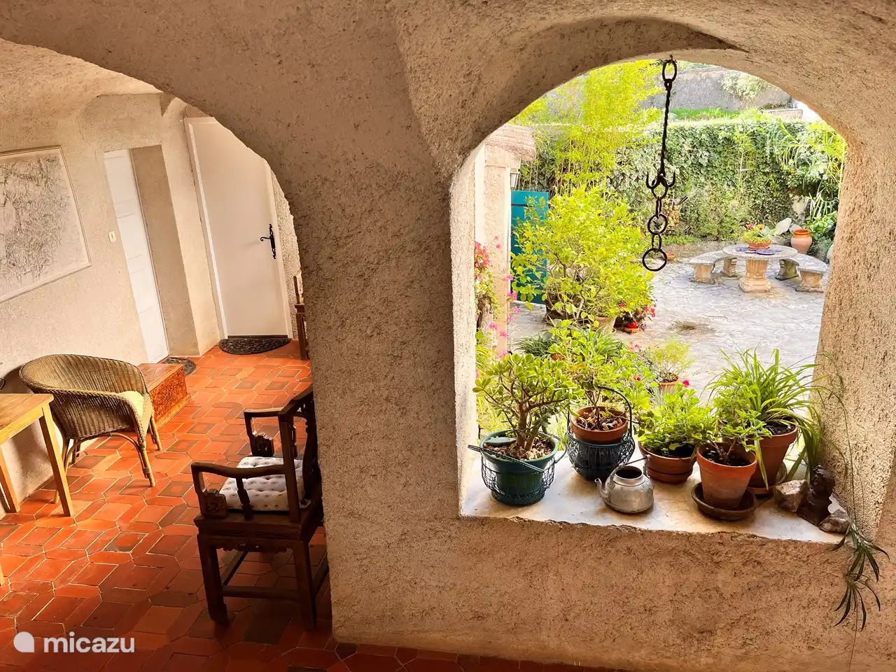 Neben der Kapelle ist das Blaue Zimmer nur wenige Schritte entfernt. Diese Kombination wird oft an Familien mit etwas älteren Kindern vermietet.