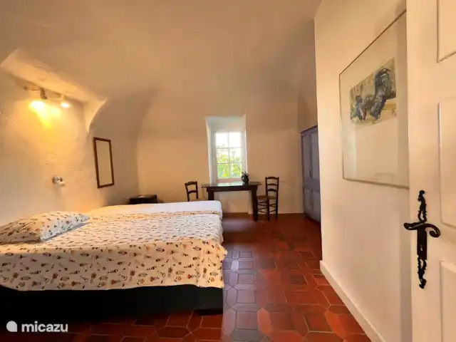 Location de Vacances France, Gard, Molières-sur-Cèze, appartement - La chambre bleue La Chambre Bleue avec deux lits simples ou un lit double au choix.