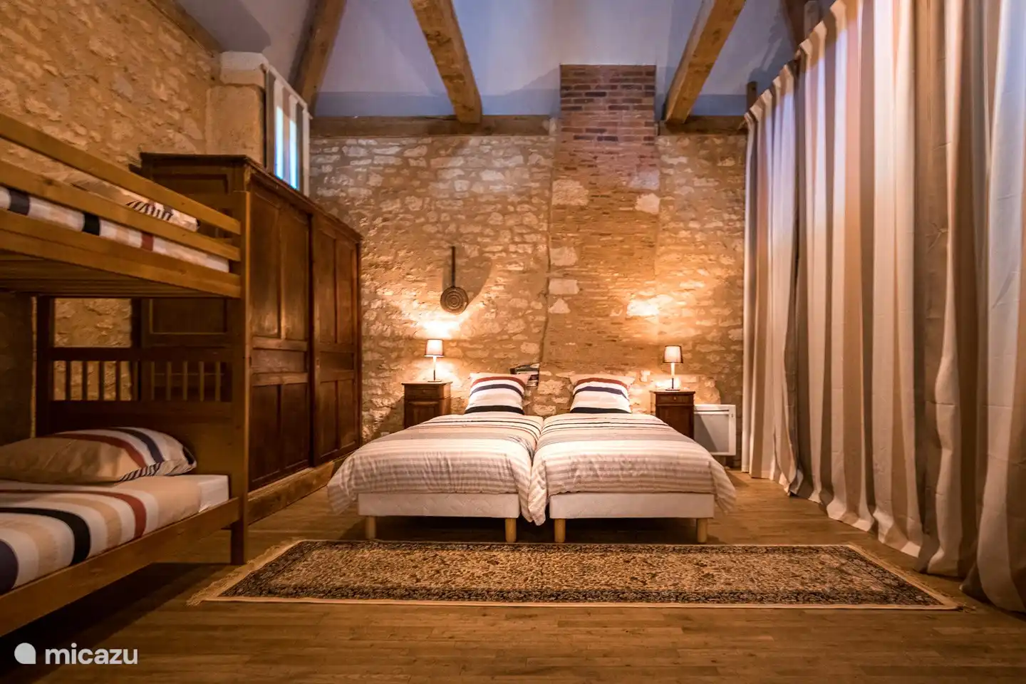 Schlafzimmer mit 2 Einzelbetten und ..