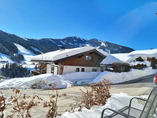 Location de Vacances Autriche, Salzburgerland, Muhlbach, appartement - Hochkönig Ferien Vue depuis le salon et les chambres ainsi que depuis la terrasse.