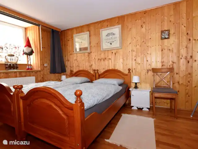 Location de Vacances Allemagne, Eifel, Meisburg, maison de vacances - Hopfi Husli Belle chambre spacieuse au rez-de-chaussée avec deux lits simples.