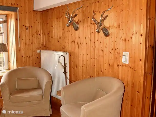 Location de Vacances Allemagne, Eifel, Meisburg, maison de vacances - Hopfi Husli Coin salon confortable dans la partie avant du salon.