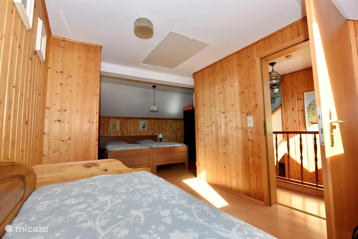 Chambre spacieuse au deuxième étage.