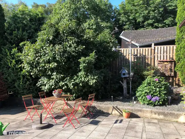 Location de Vacances Allemagne, Eifel, Meisburg, maison de vacances - Hopfi Husli Jardin, il y a aussi un BBQ pour les passionnés