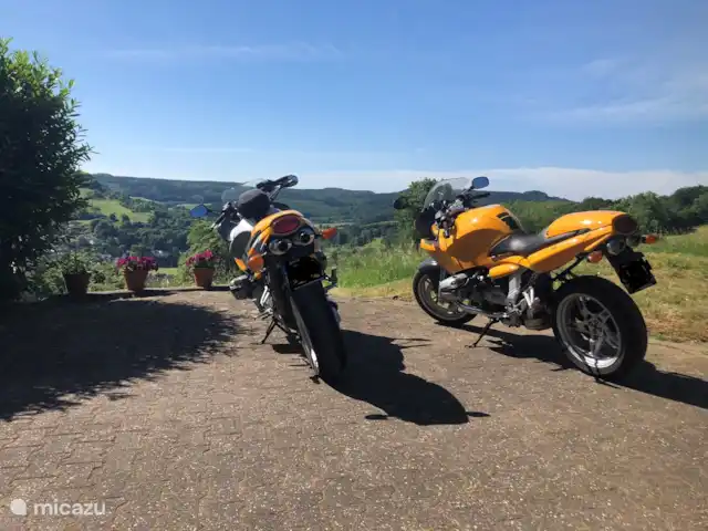 Location de Vacances Allemagne, Eifel, Meisburg, maison de vacances - Hopfi Husli Entraînement en virage ou Touring sous supervision sur votre propre moto, demandez les possibilités !