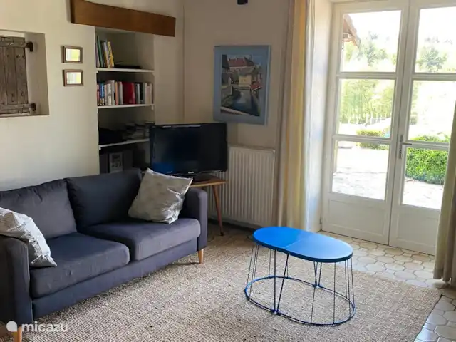 Araña de la casa en Francia, Nièvre, Epiry - casa vacacional