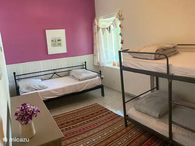 Araña de la casa en Francia, Nièvre, Epiry - casa vacacional Dormitorio junto al dormitorio principal