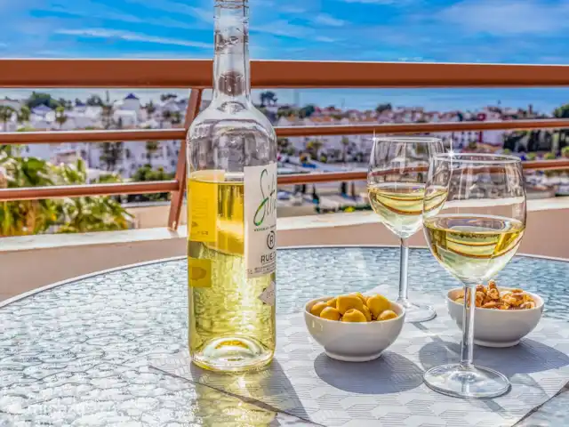 Appartements Andalousie - MDN07 | Espagne, Costa del Sol, Nerja - appartement Prendre un verre sur la grande terrasse