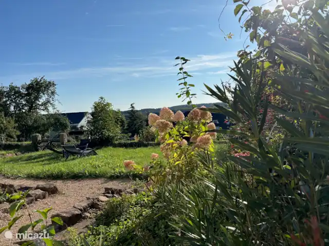 Landhaus Kreuzenberg huren in Duitsland, Eifel, Malbergweich - vakantiehuis Uitzicht vanaf het terras beneden