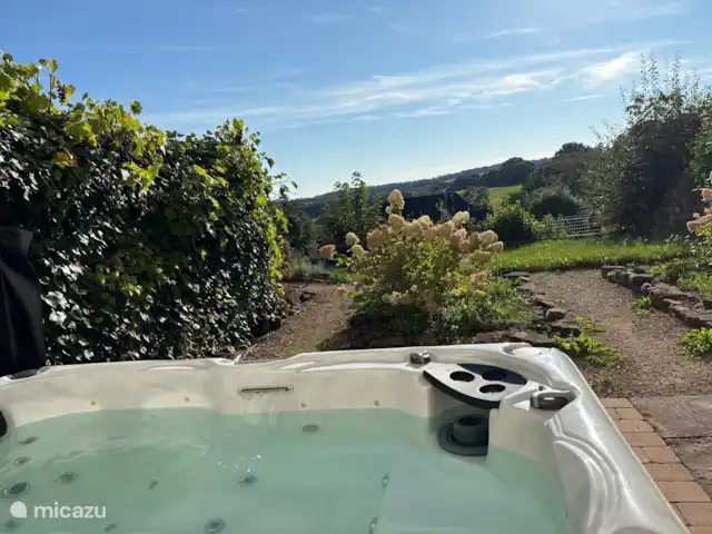 Landhaus Kreuzenberg huren in Duitsland, Eifel, Malbergweich - vakantiehuis Uitzicht Jacuzzi