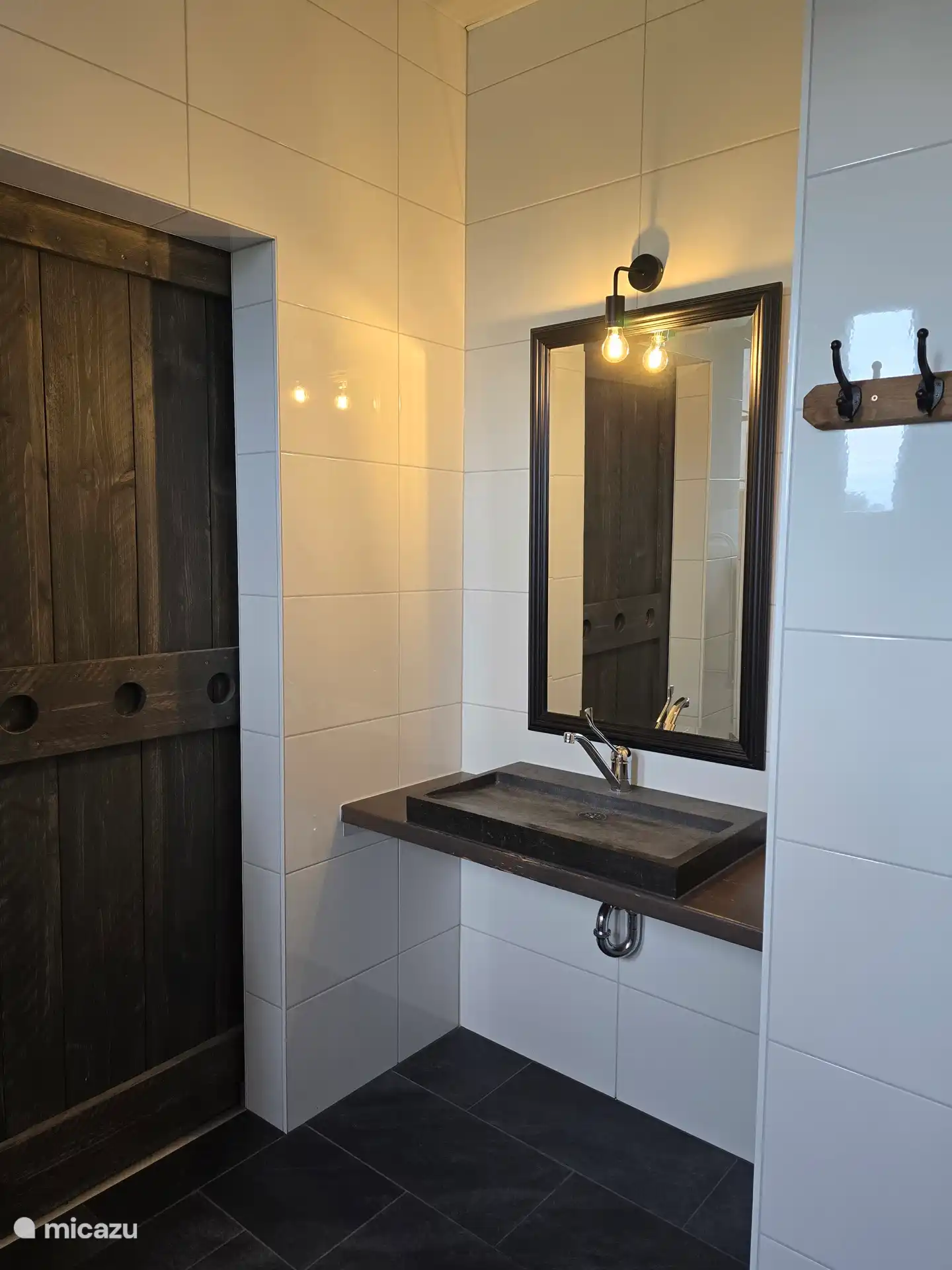 Ba&#241;o con facilidades para minusv&#225;lidos en la planta baja.