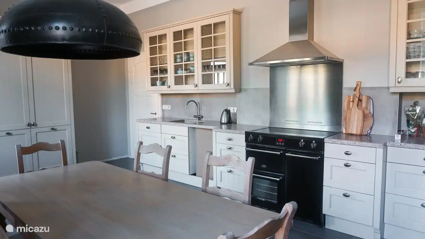 cocina (a&#250;n no se ha instalado el segundo lavavajillas)