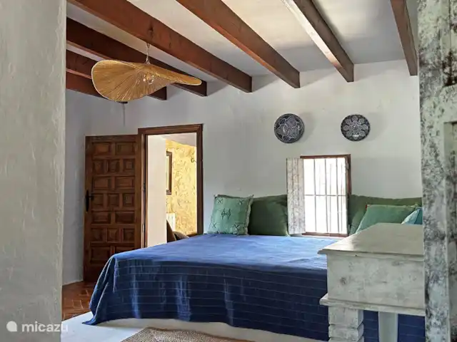 Casa Grilló en España, Costa Blanca, Lliber - finca Esta es una imagen de la esquina del salón y en la esquina izquierda (no visible en la imagen) el televisor
