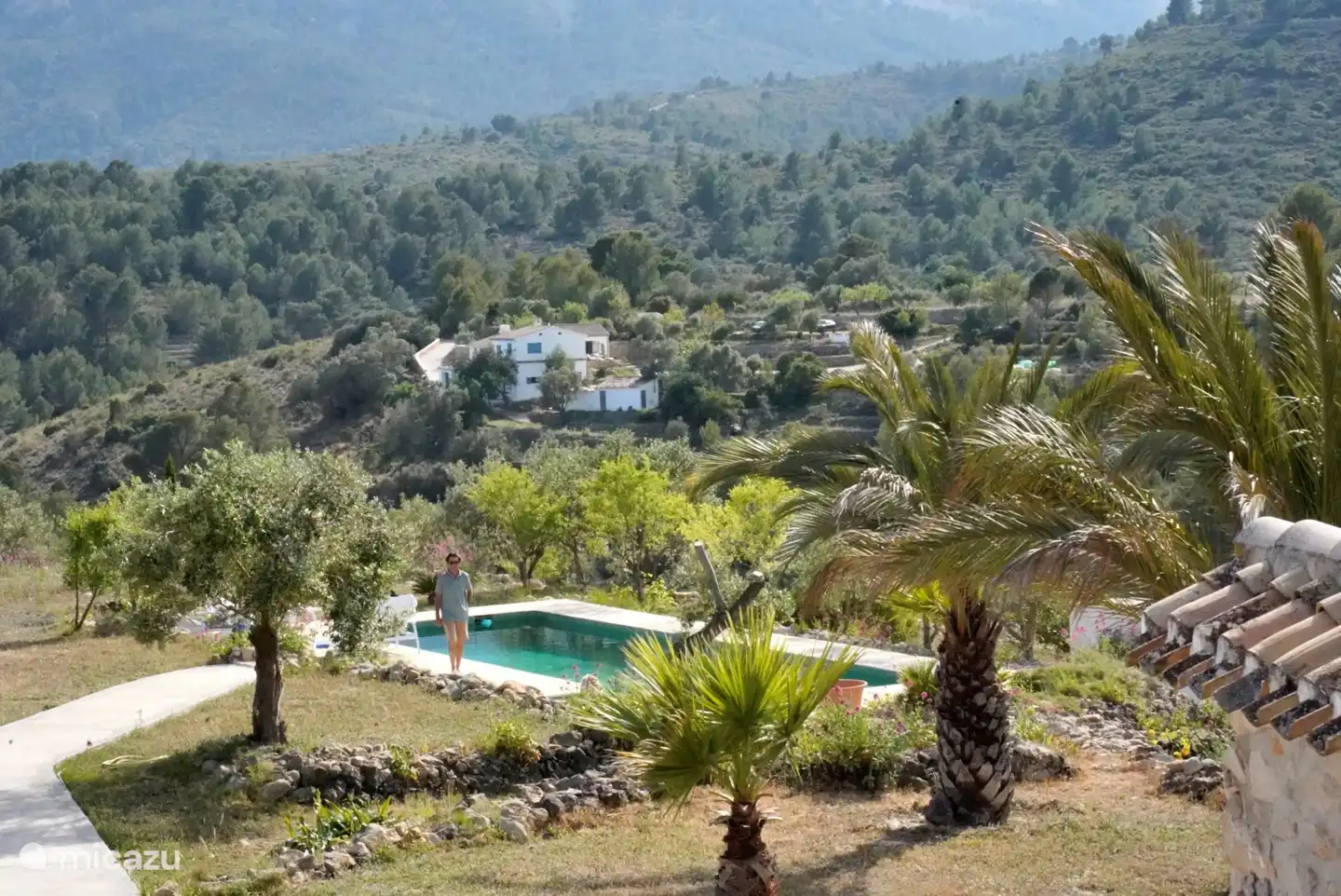 Dieses Bild wurde vom Haus aus aufgenommen und so können Sie den Raum um das Haus herum sehen, das Nachbarhaus ist 400 Meter entfernt.