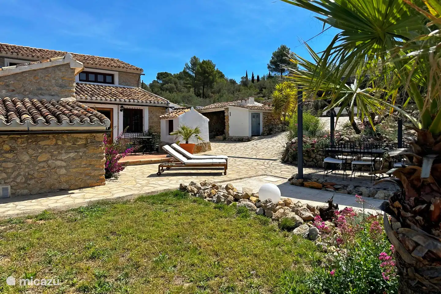 Foto aus dem Garten, spanisches Leben im Freien!