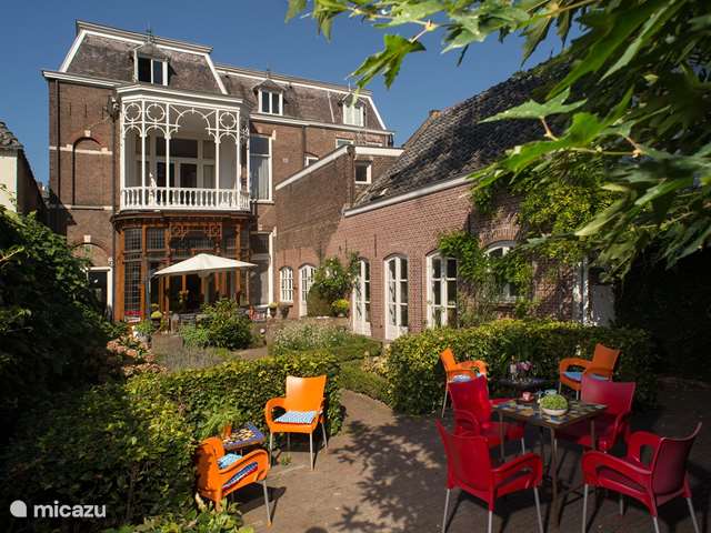 Viaje a la ciudad, Países Bajos, Barbante septentrional, Den Bosch, studio El nido del pavo real
