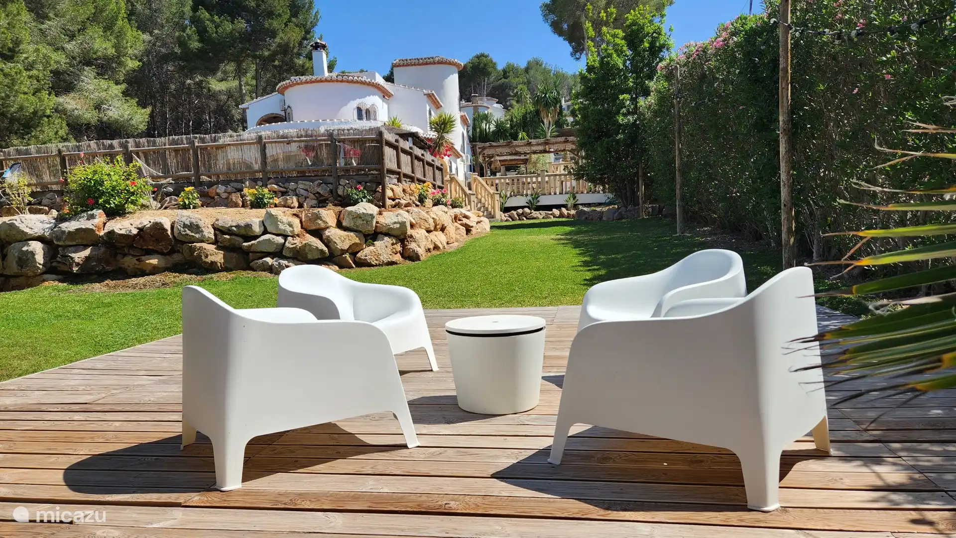 Kaffee in der Morgensonne