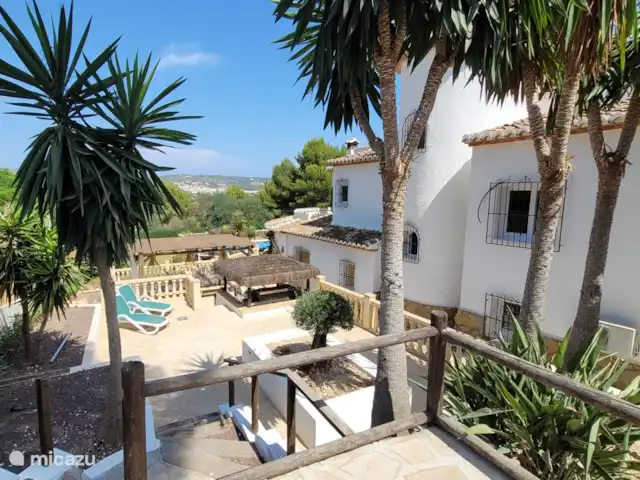 Casa Beso Salado | Espagne, Costa Blanca, Jávea - villa Des terrasses ludiques, des hamacs et des vérandas entourent la villa. Profitez d'un moment pour vous.