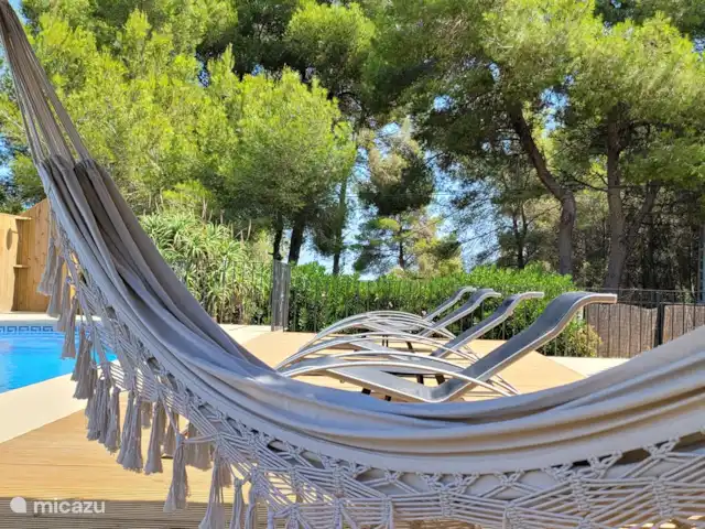 Casa Beso Salado | Espagne, Costa Blanca, Jávea - villa Détendez-vous au bord de la piscine sur un transat ou dans le hamac.