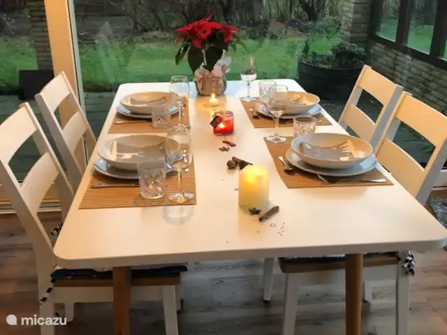 Kiwi | Pays-Bas, Hollande du Nord, Julianadorp aan Zee - bungalow table à manger