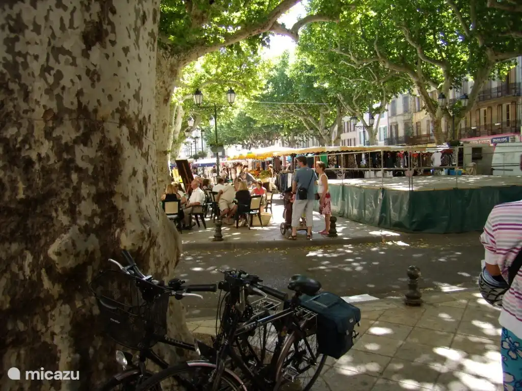 Markt in Salernes zu Fuß erreichbar