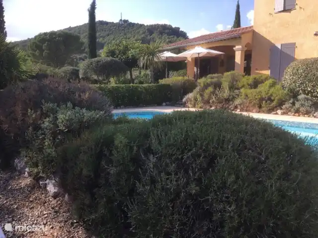 Casa 'Stokhorst' en Francia, Var, Salernes  - villa Vista de la ermita, bonito paseo..