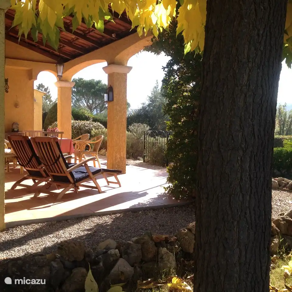 Sonnenliegen sind fertig ...