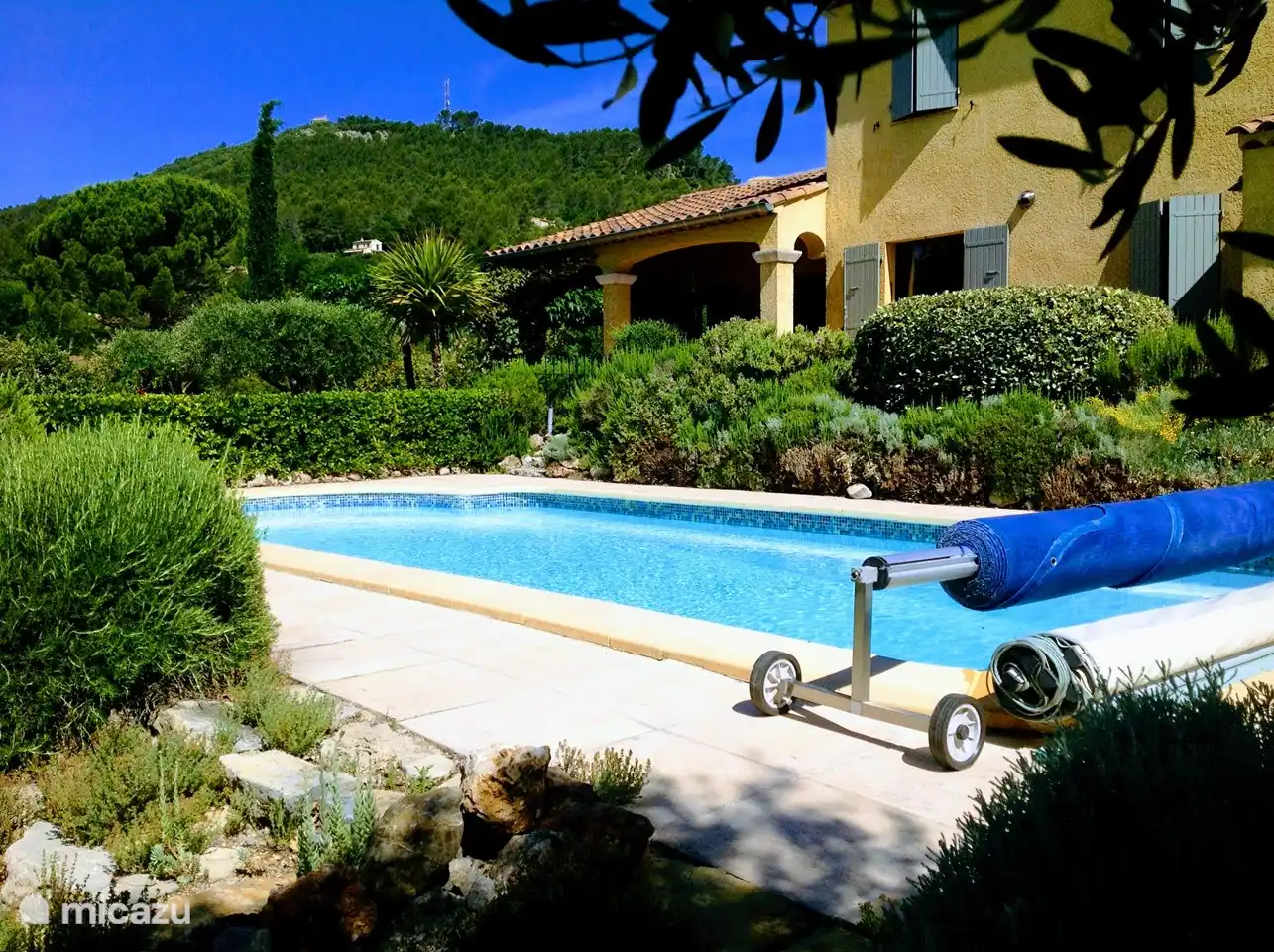 Schöne Aussicht von der hinteren Terrasse .....