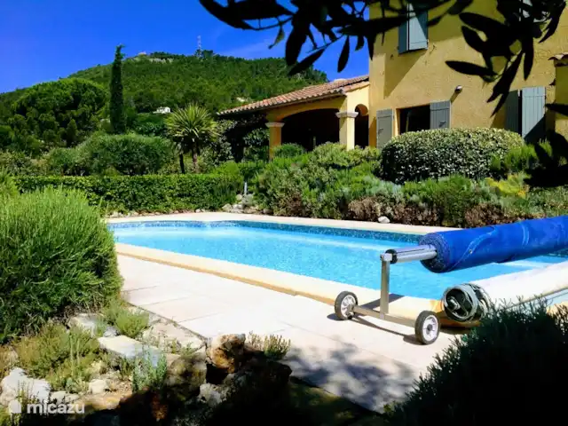 Casa 'Stokhorst' en Francia, Var, Salernes  - villa Hermosa vista desde la terraza trasera.....