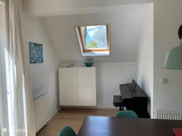 el pecador en Países Bajos, Frise, Sondel - casa vacacional Hay un piano eléctrico