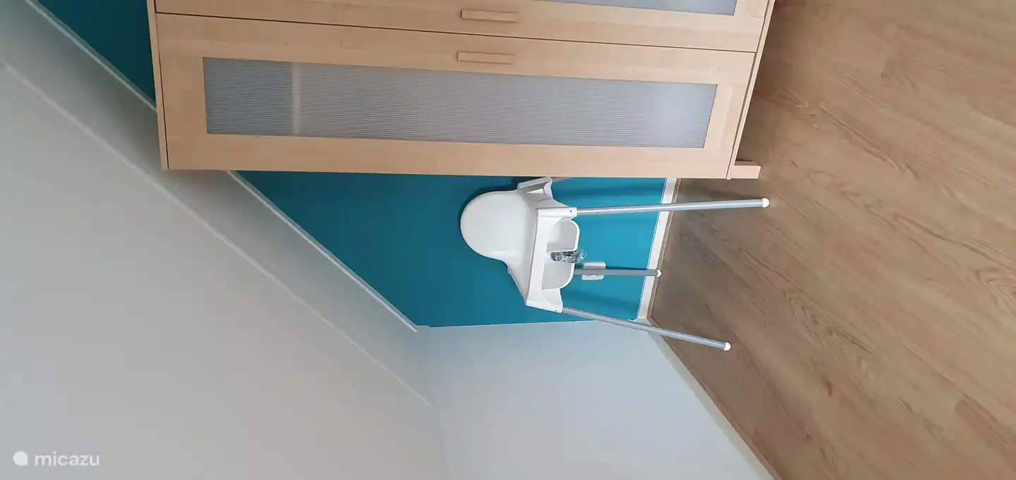 Es steht ein Hochstuhl zur Verfügung