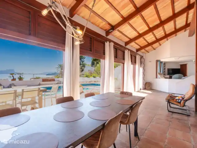 Maison du Flamboyan | Espagne, Costa Blanca, Moraira - villa Salle à manger avec belle hauteur sous plafond