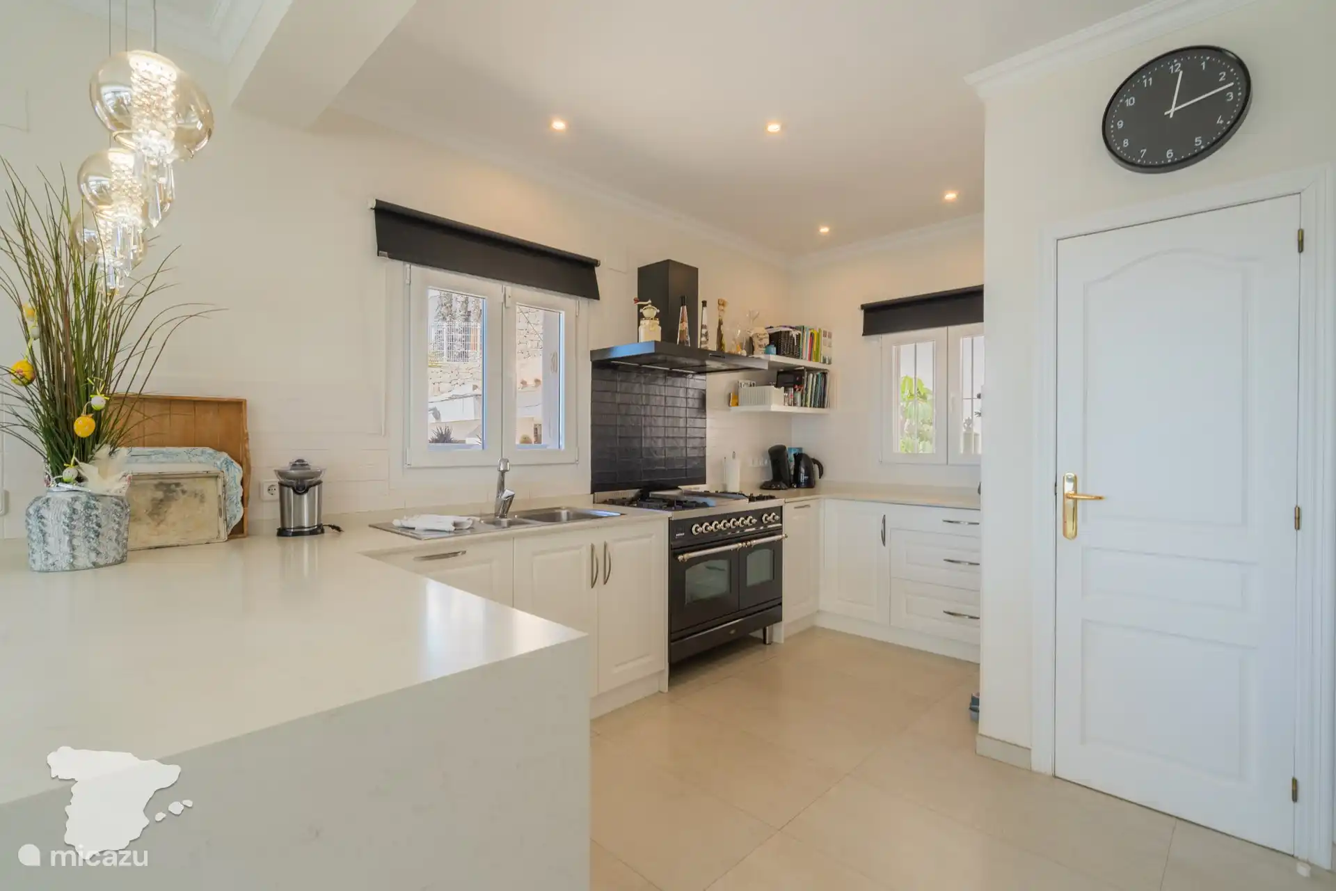 Fully equipped open kitchen